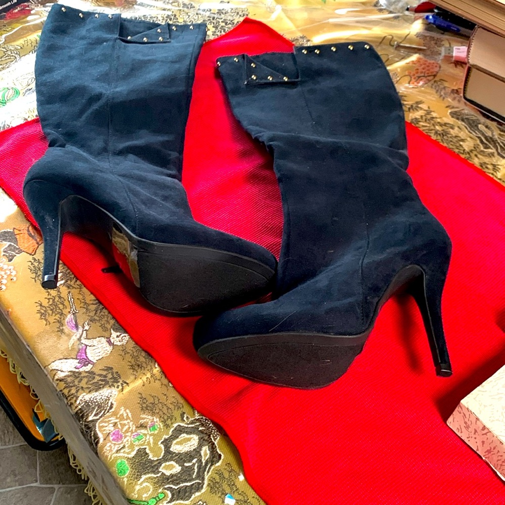 Brand new high heeled boots